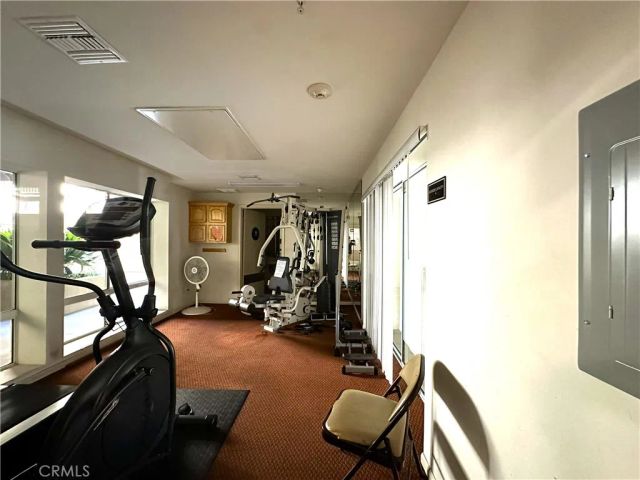 7551 Jordan 304, Canoga Park, CA 91303
