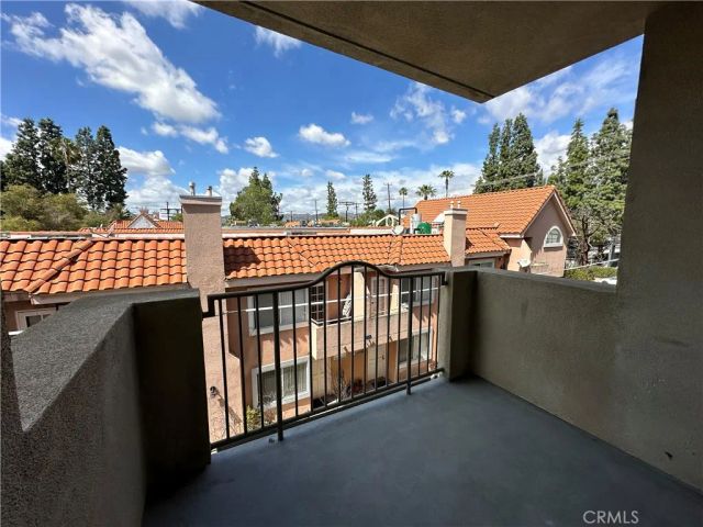 7551 Jordan 304, Canoga Park, CA 91303