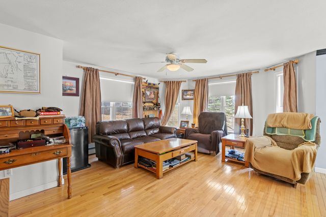 49 Chester Road, Derry, NH 03038