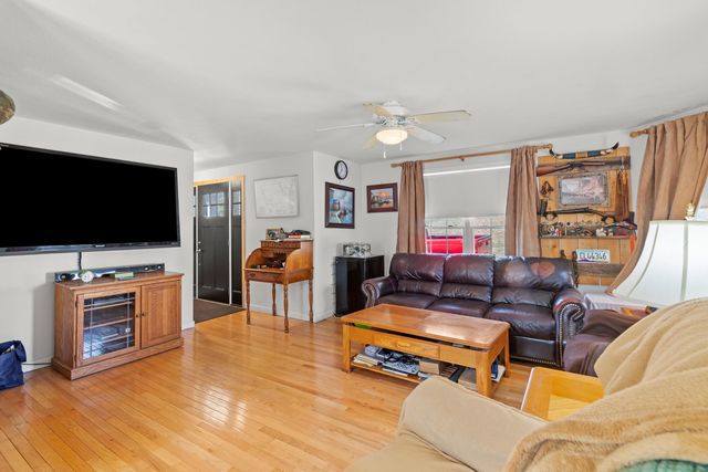 49 Chester Road, Derry, NH 03038