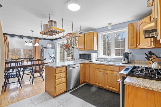 49 Chester Road, Derry, NH 03038