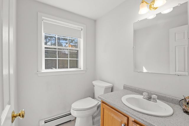 49 Chester Road, Derry, NH 03038