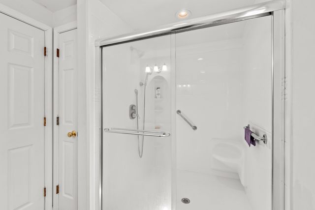 49 Chester Road, Derry, NH 03038