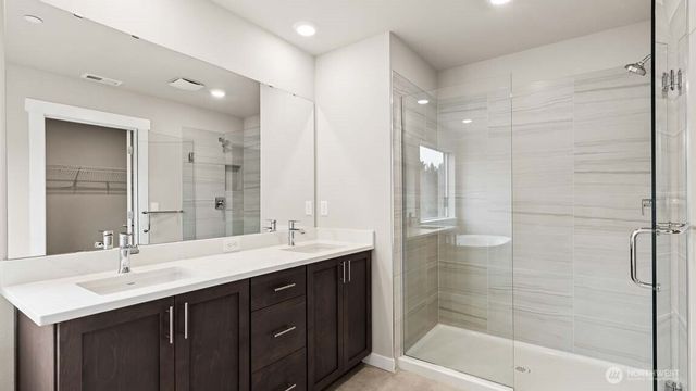 13447 NE 104th Way #3, Kirkland, WA 98033