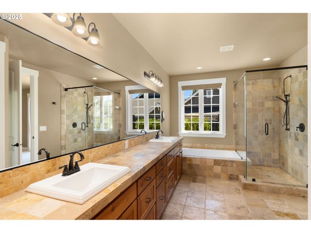 3906 TAYSIDE St S, Salem, OR 97301