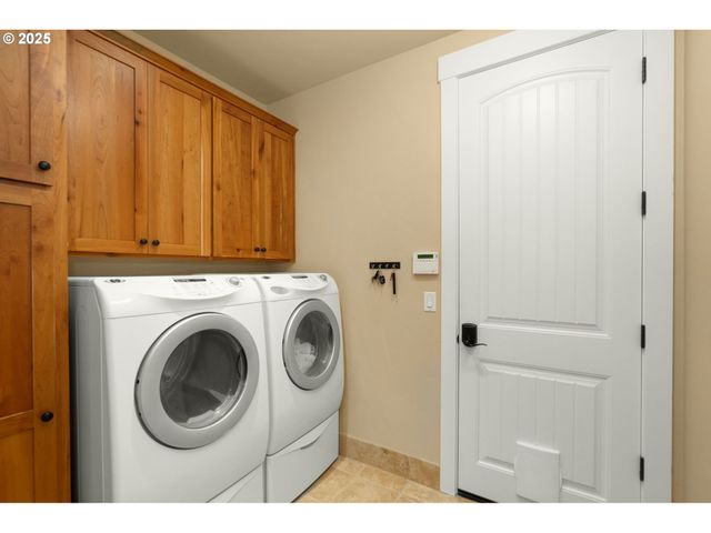 3906 TAYSIDE St S, Salem, OR 97301