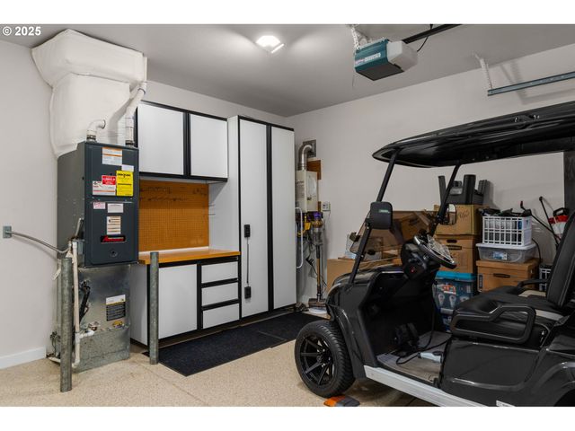 3906 TAYSIDE St S, Salem, OR 97301