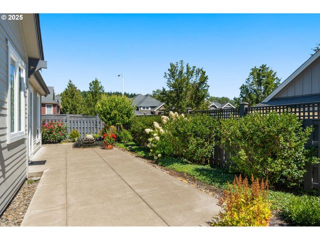 3906 TAYSIDE St S, Salem, OR 97301