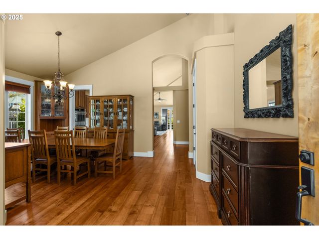 3906 TAYSIDE St S, Salem, OR 97301