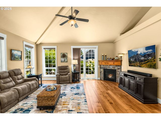 3906 TAYSIDE St S, Salem, OR 97301