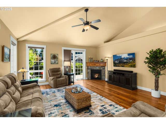 3906 TAYSIDE St S, Salem, OR 97301