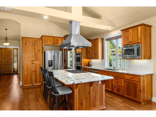 3906 TAYSIDE St S, Salem, OR 97301