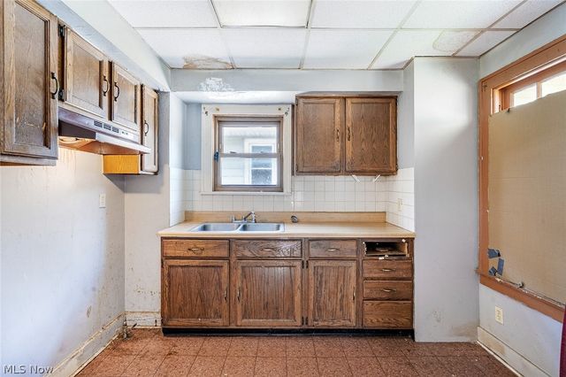 139 N Hazelwood Avenue, Youngstown, OH 44509