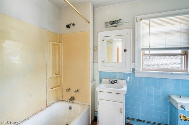 139 N Hazelwood Avenue, Youngstown, OH 44509