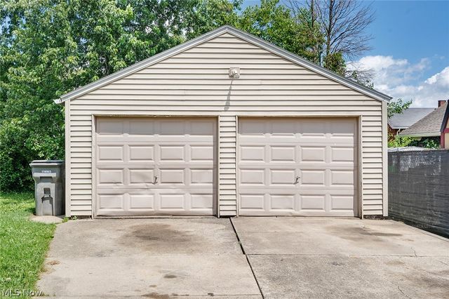 139 N Hazelwood Avenue, Youngstown, OH 44509