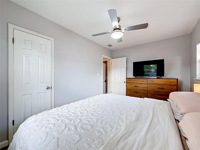 3260 56TH STREET N, St Petersburg, FL 33710