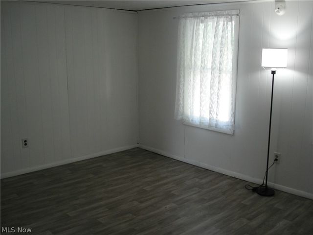 852 S Broadway, Geneva, OH 44041