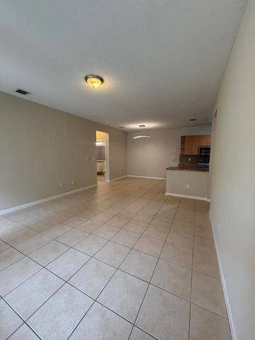 3553 Forest Hill Boulevard 45, Palm Springs, FL 33406