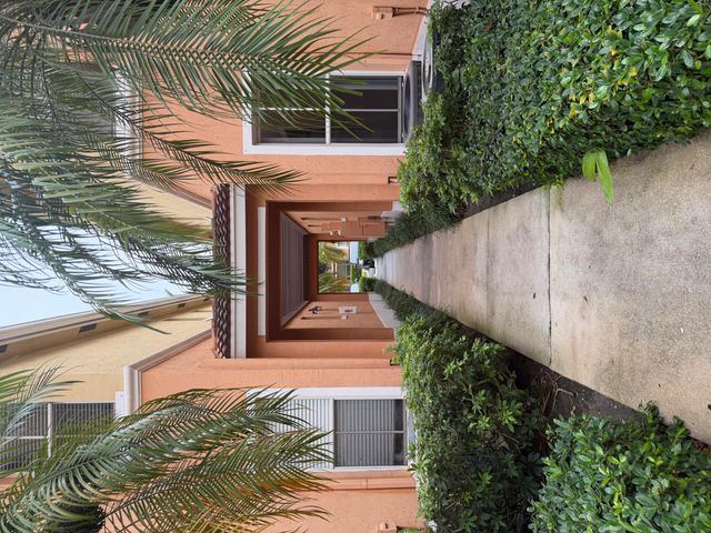 3553 Forest Hill Boulevard 45, Palm Springs, FL 33406