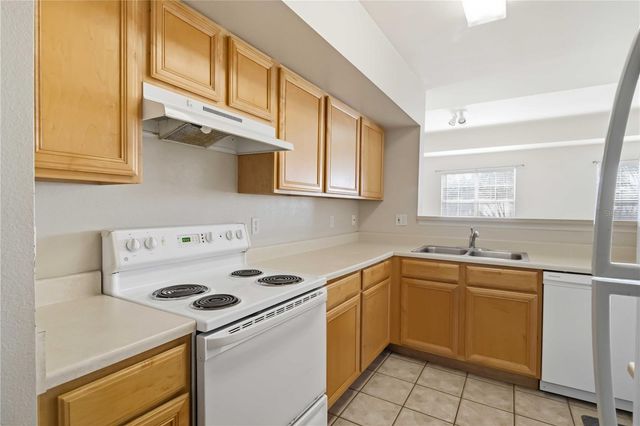 1015 VILLAGIO CIRCLE 201, Sarasota, FL 34237