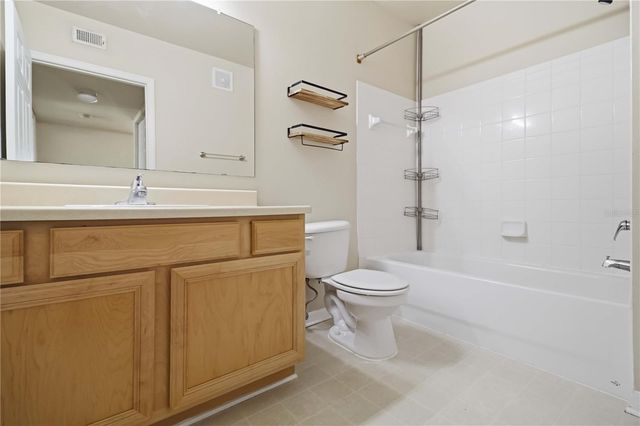 1015 VILLAGIO CIRCLE 201, Sarasota, FL 34237