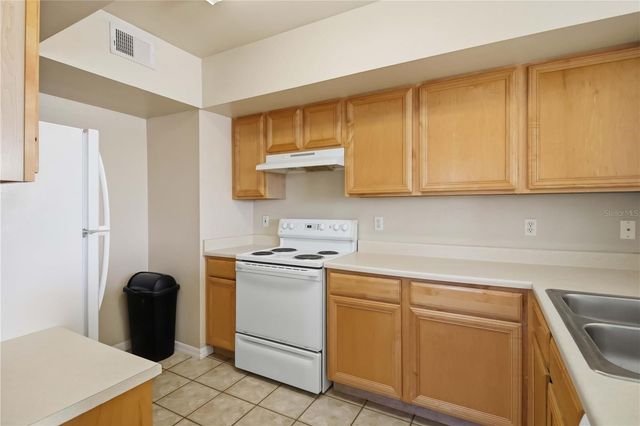 1015 VILLAGIO CIRCLE 201, Sarasota, FL 34237