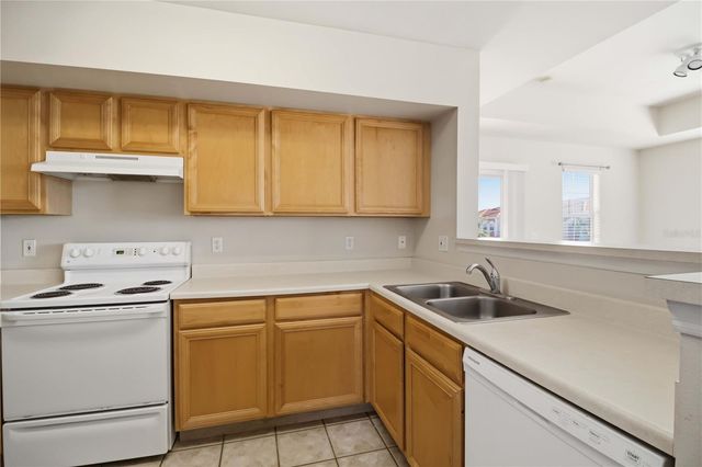 1015 VILLAGIO CIRCLE 201, Sarasota, FL 34237