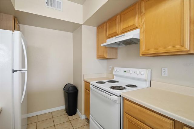 1015 VILLAGIO CIRCLE 201, Sarasota, FL 34237