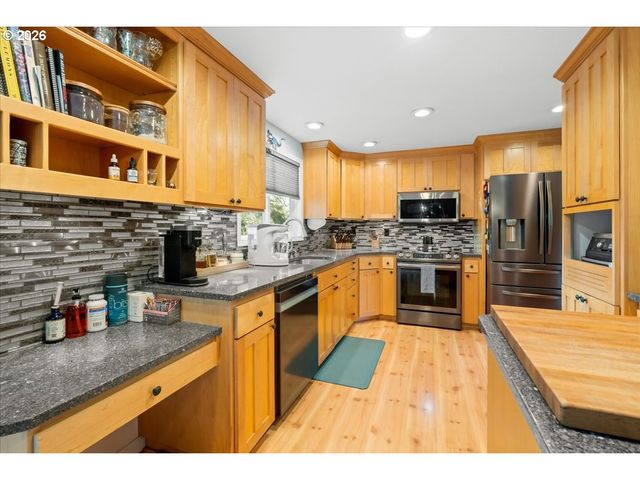 17110 S POTTER Rd, Oregon City, OR 97045