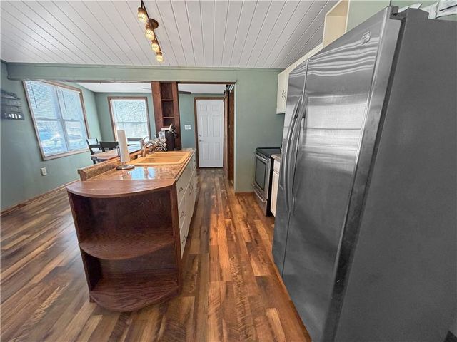 29703 Bobcat Drive, Warsaw, MO 65355