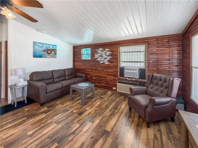 29703 Bobcat Drive, Warsaw, MO 65355