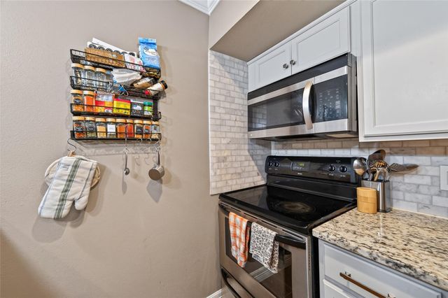12900 Walden Road 306C, Montgomery, TX 77356