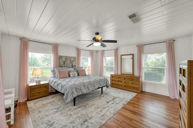 40323 Community Road, Magnolia, TX 77354