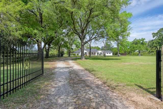 40323 Community Road, Magnolia, TX 77354