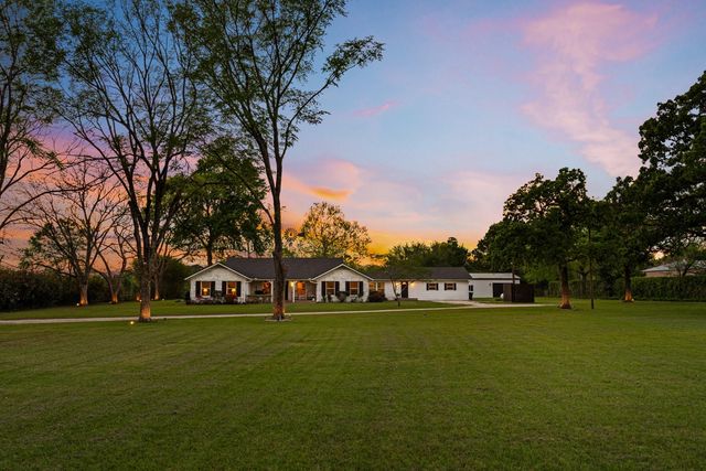 40323 Community Road, Magnolia, TX 77354