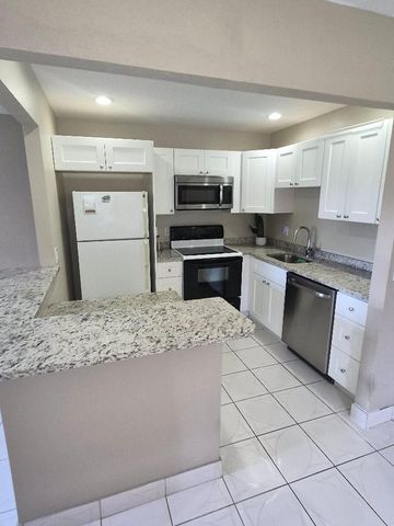 318 N Seville N 318, Delray Beach, FL 33446