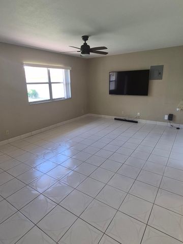 318 N Seville N 318, Delray Beach, FL 33446