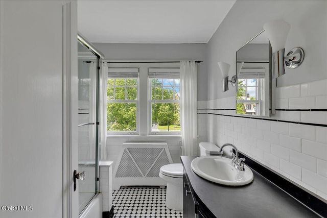 246 S Main Avenue, Albany, NY 12208