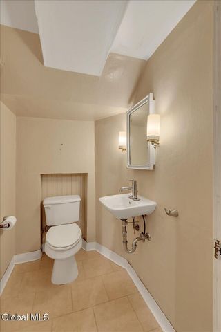 246 S Main Avenue, Albany, NY 12208