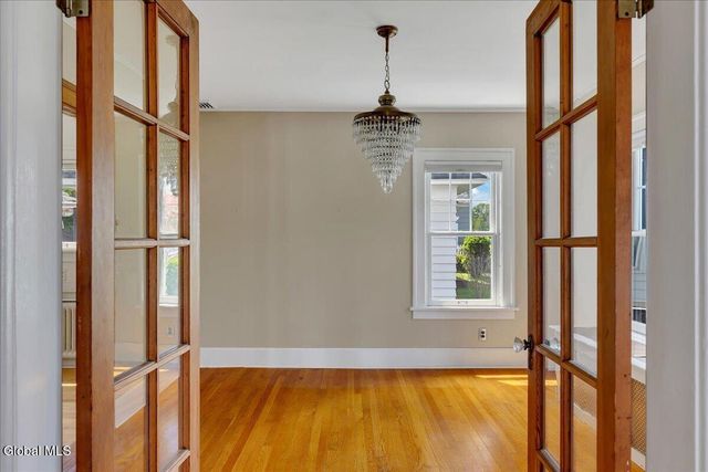 246 S Main Avenue, Albany, NY 12208