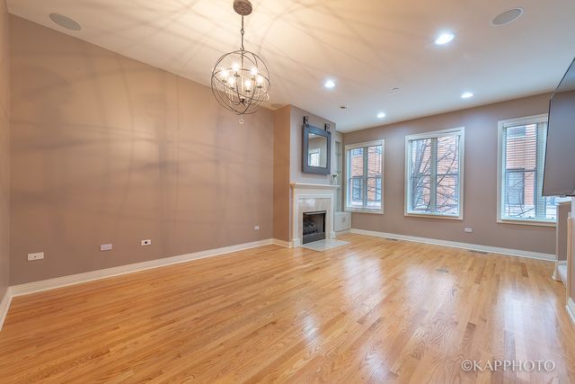 1117 W Monroe Street 15, Chicago, IL 60607