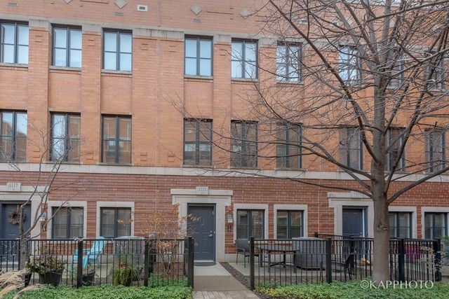 1117 W Monroe Street 15, Chicago, IL 60607