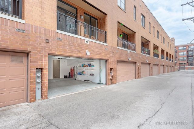 1117 W Monroe Street 15, Chicago, IL 60607