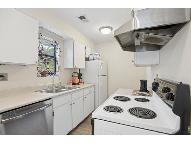 348 Collyer St 208, Longmont, CO 80501