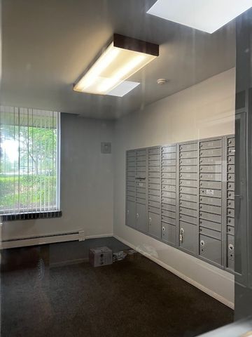 1301 S Finley Road 414, Lombard, IL 60148