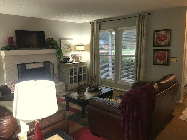 2075 Stonebrook Dr, Murfreesboro, TN 37128