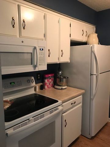 2075 Stonebrook Dr, Murfreesboro, TN 37128