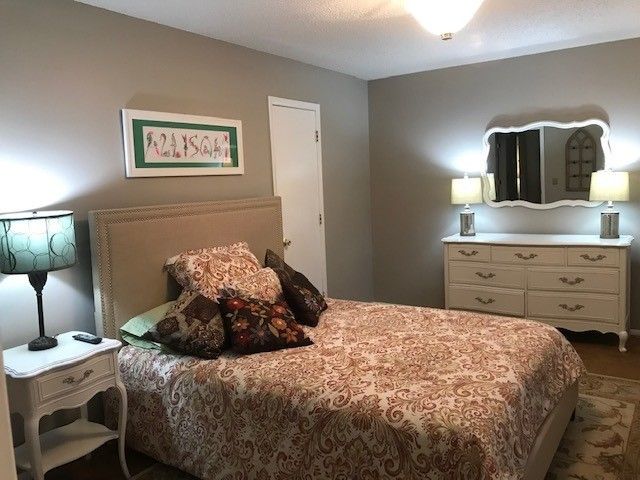 2075 Stonebrook Dr, Murfreesboro, TN 37128