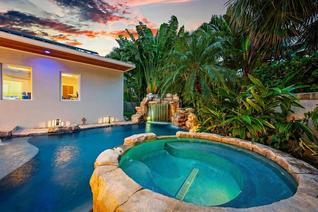 1121 Fairview Lane, Singer Island, FL 33404