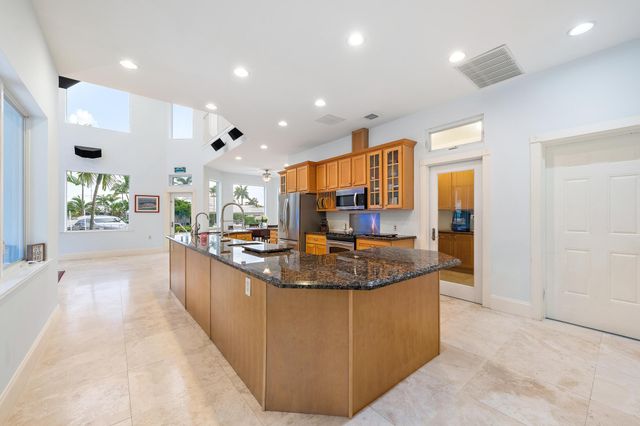 1121 Fairview Lane, Singer Island, FL 33404